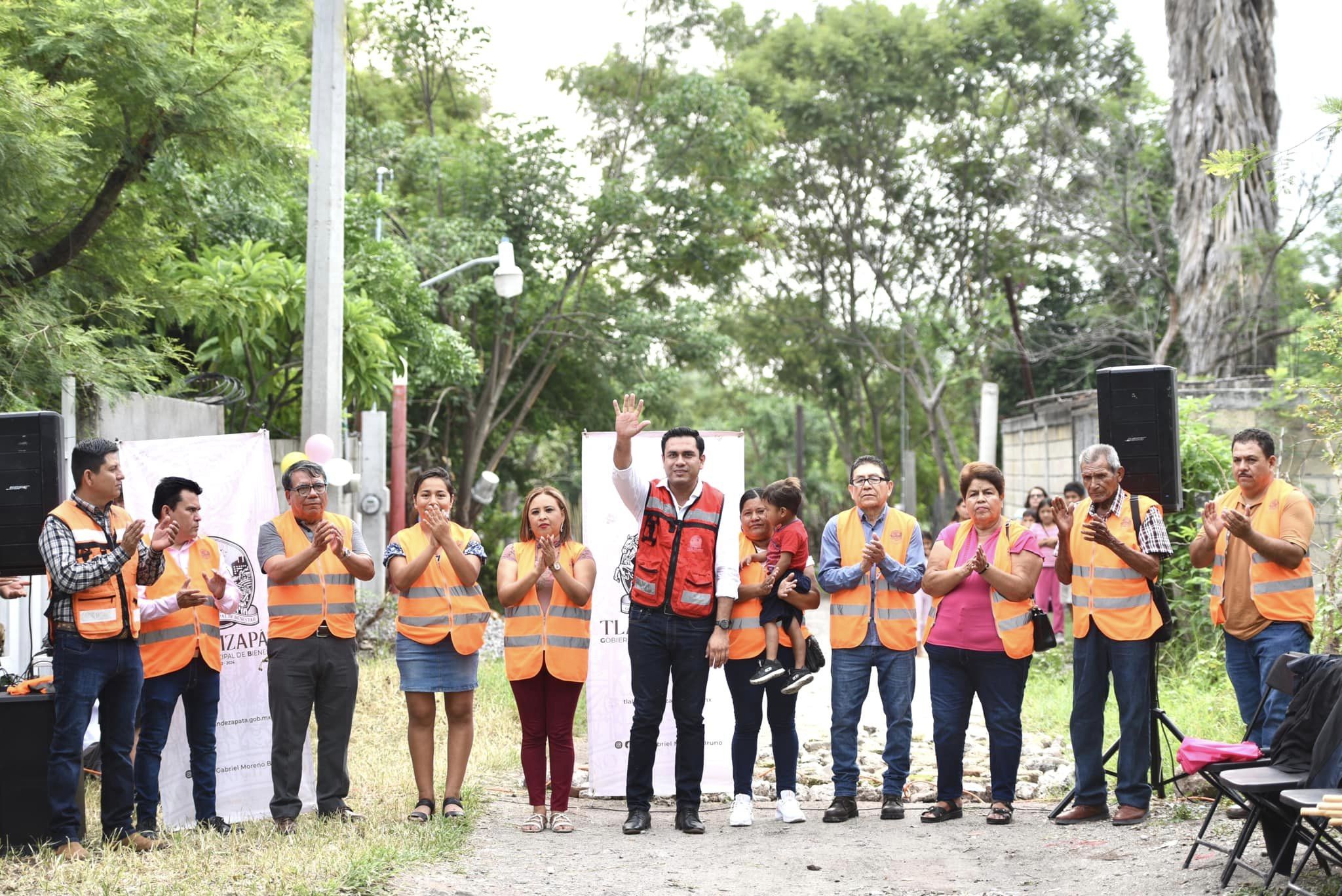 GABRIEL MORENO BRUNO INAUGURA AMPLIACIÓN DE RED ELÉCTRICA Y COLOCACIÓN DE ALUMBRADO PÚBLICO EN LA COLONIA NIÑOS HÉROES